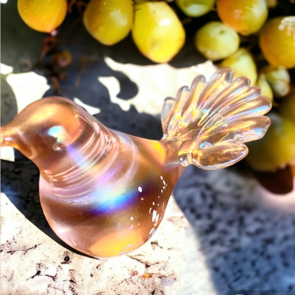 Vintage Silvestri Pink Iridescent Glass Bird Figurine with original stickers - Picture 2 of 11